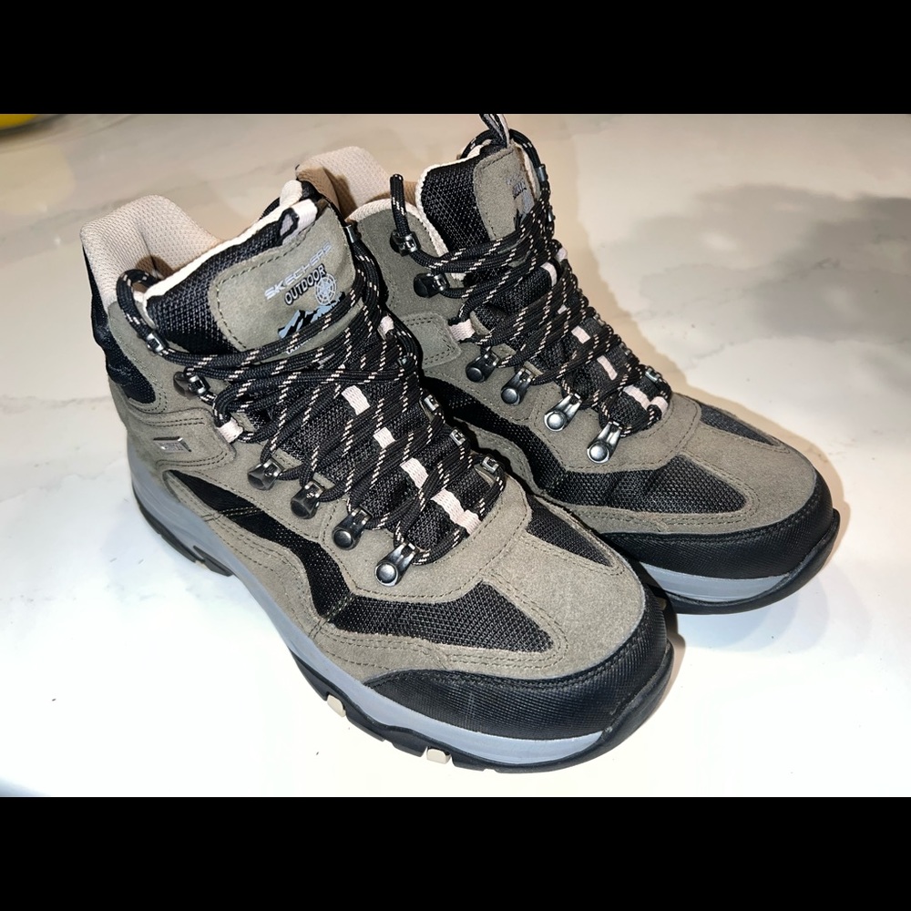 Sketchers Relaxed Waterproof Hiking Shoes